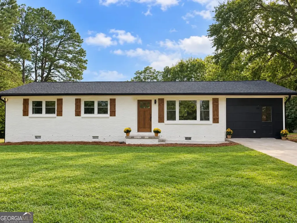 631 W Hightower Trail, Social Circle