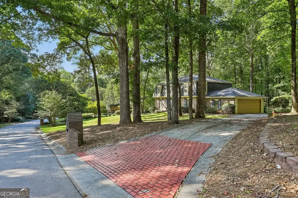 4988 Mountclaire Road, Stone Mountain