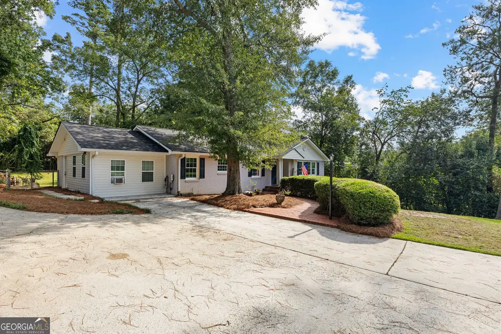 2935 Victoria Circle, Macon