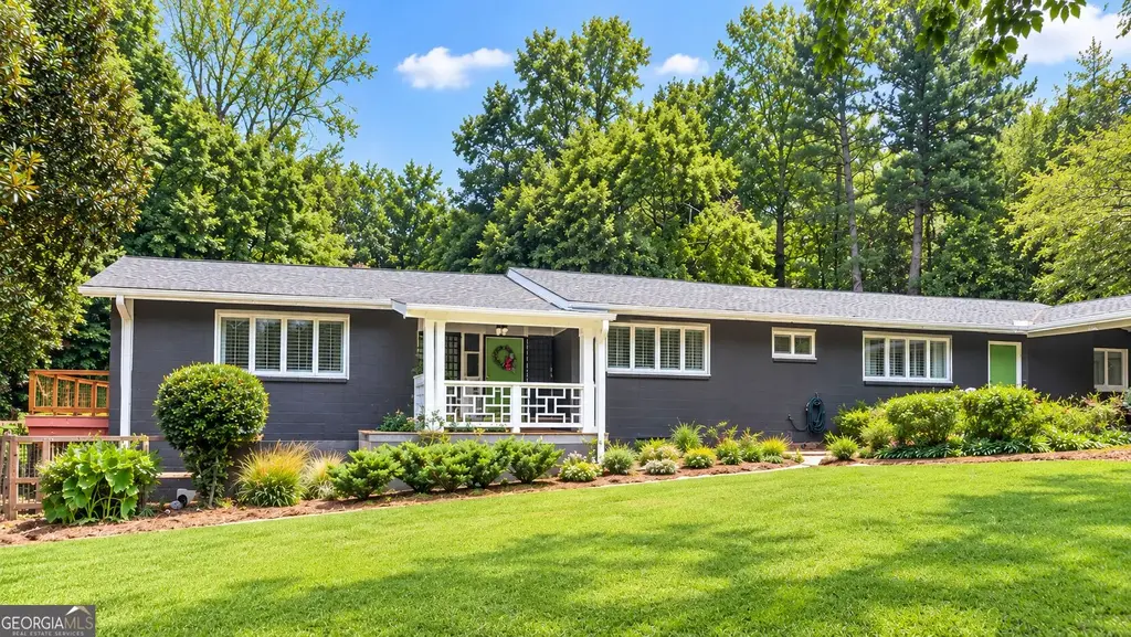 490 Maple Street, Cornelia