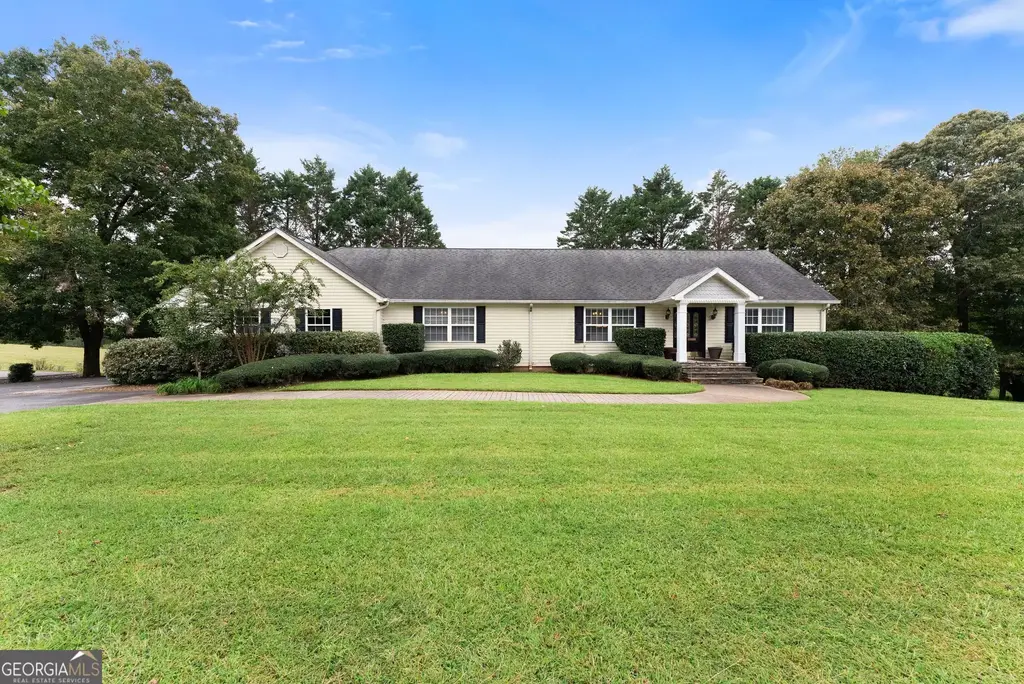 405 Double Bridge Road, Demorest