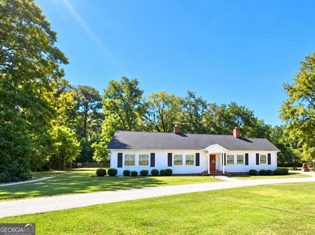 352 S Dugger Avenue, Roberta