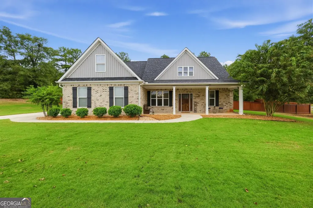 160 Jackson Drive, Forsyth