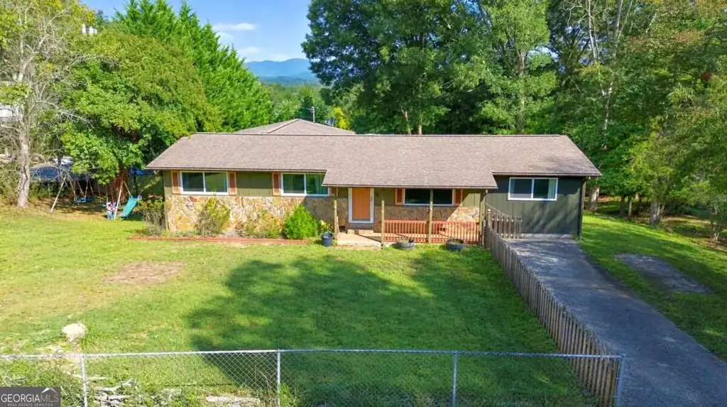 516 Hillcrest Drive, Mccaysville