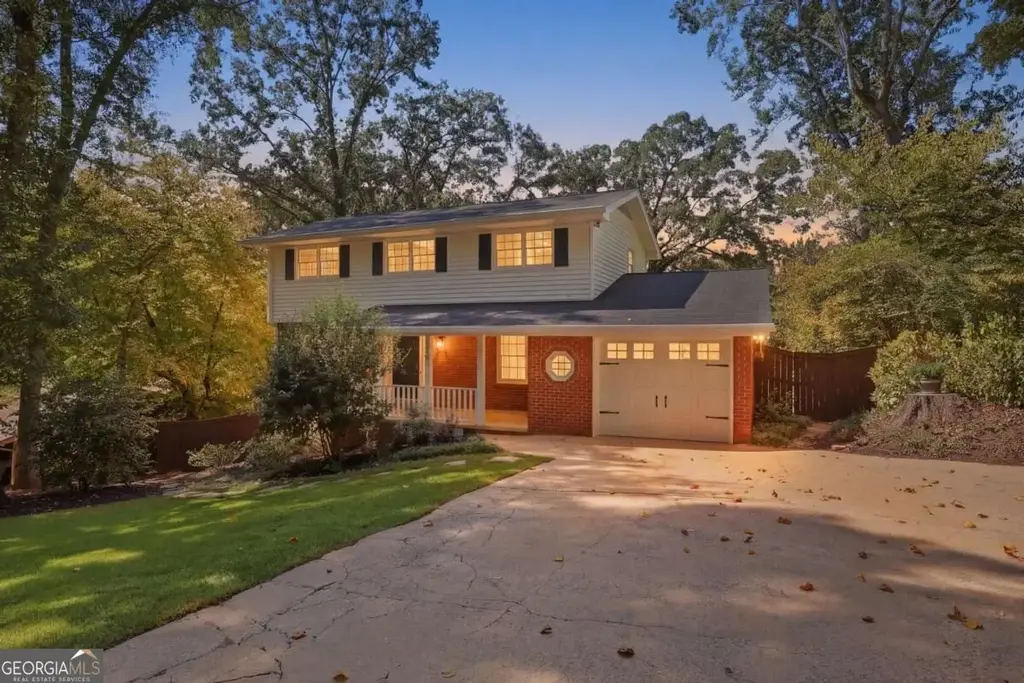 120 Maple Lane, Athens