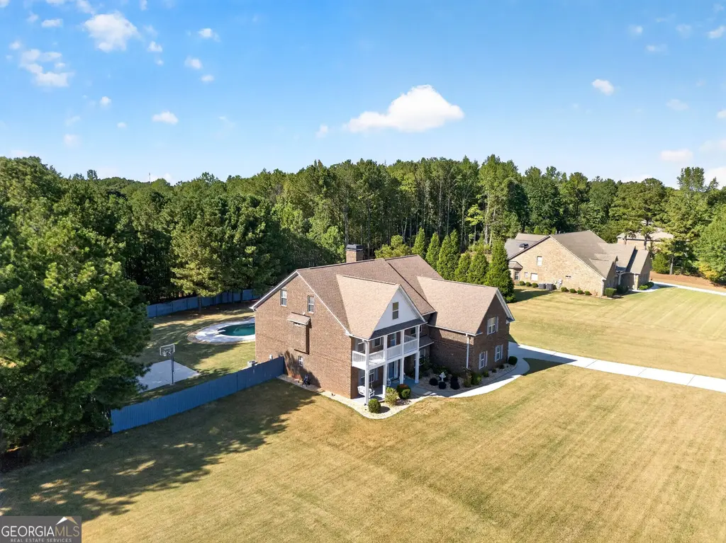 52 Ranan Lane, Newnan