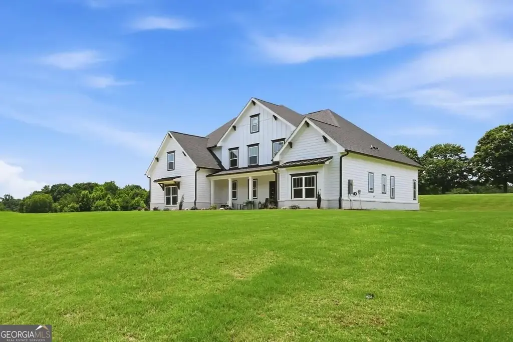 2049 Chestnut Oak Trail, Commerce
