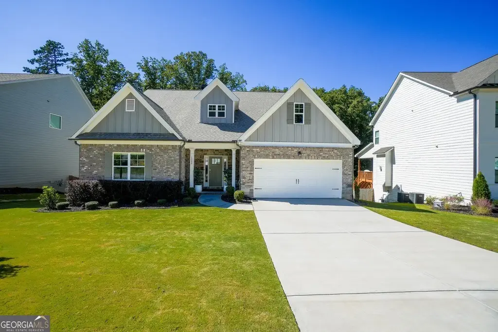 1880 Grand Lanier Drive, Buford