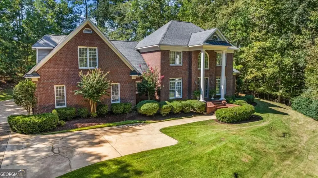 1254 Rocky Shoals Drive, Midland