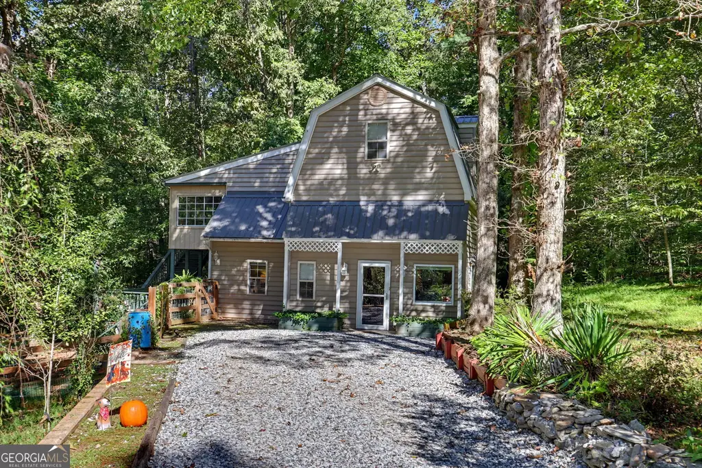755 Beaver Lake Drive, Clarkesville