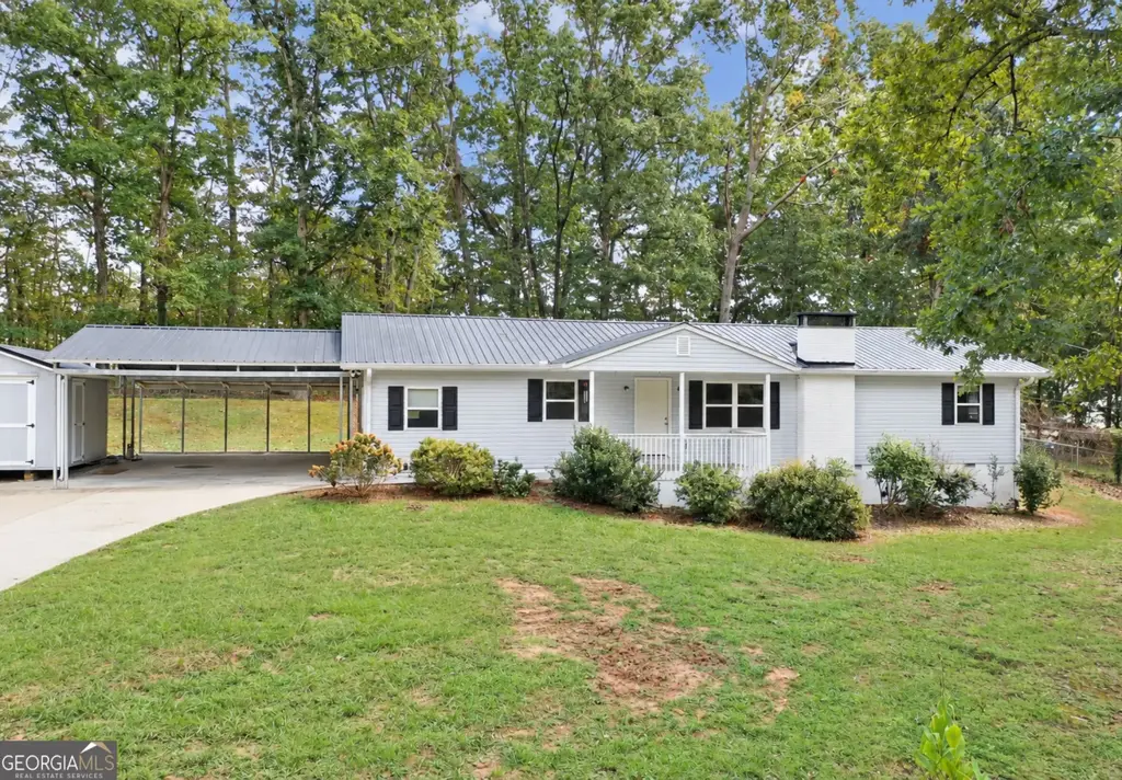 208 Yonah Circle, Clarkesville