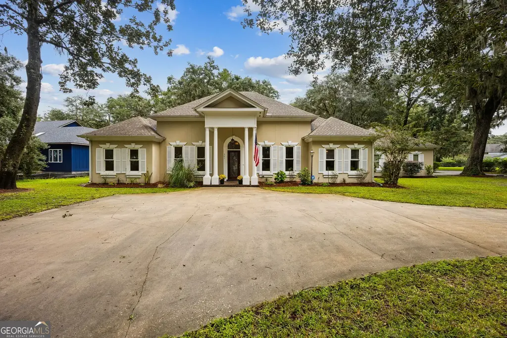 301 Trimaran Drive, St. Marys