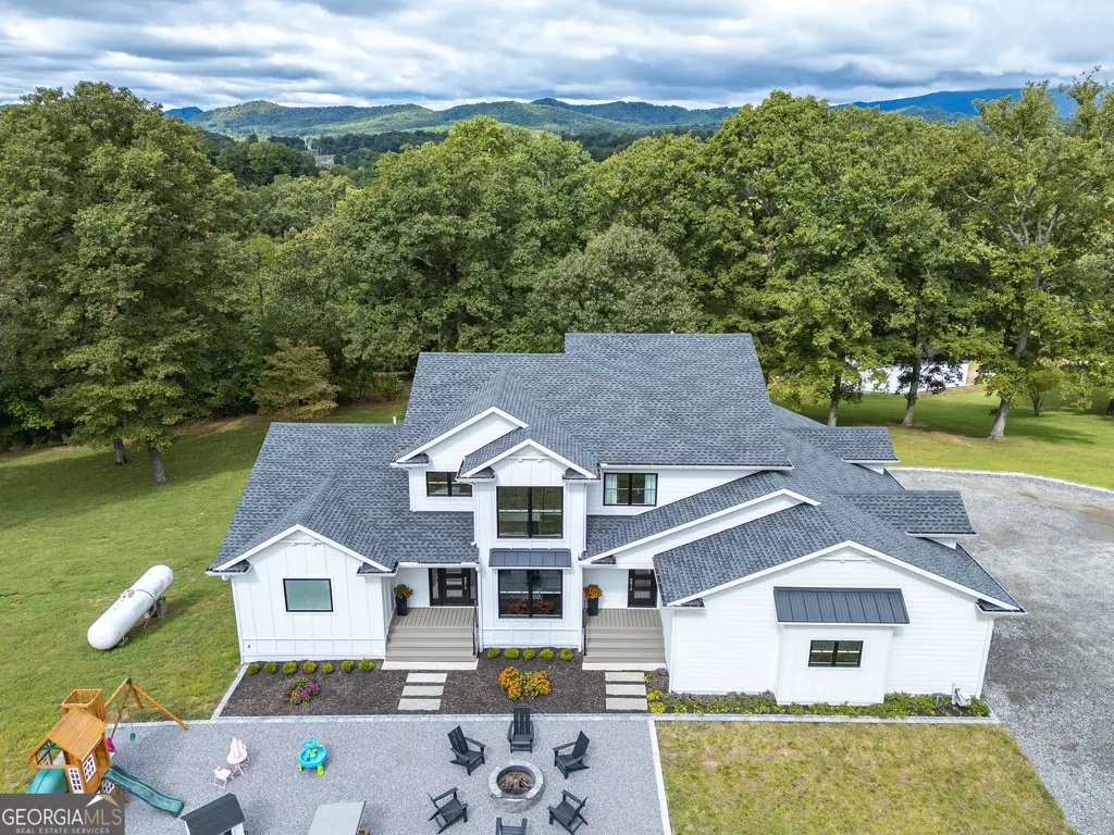 300 Sherwood Forest Drive, Hayesville