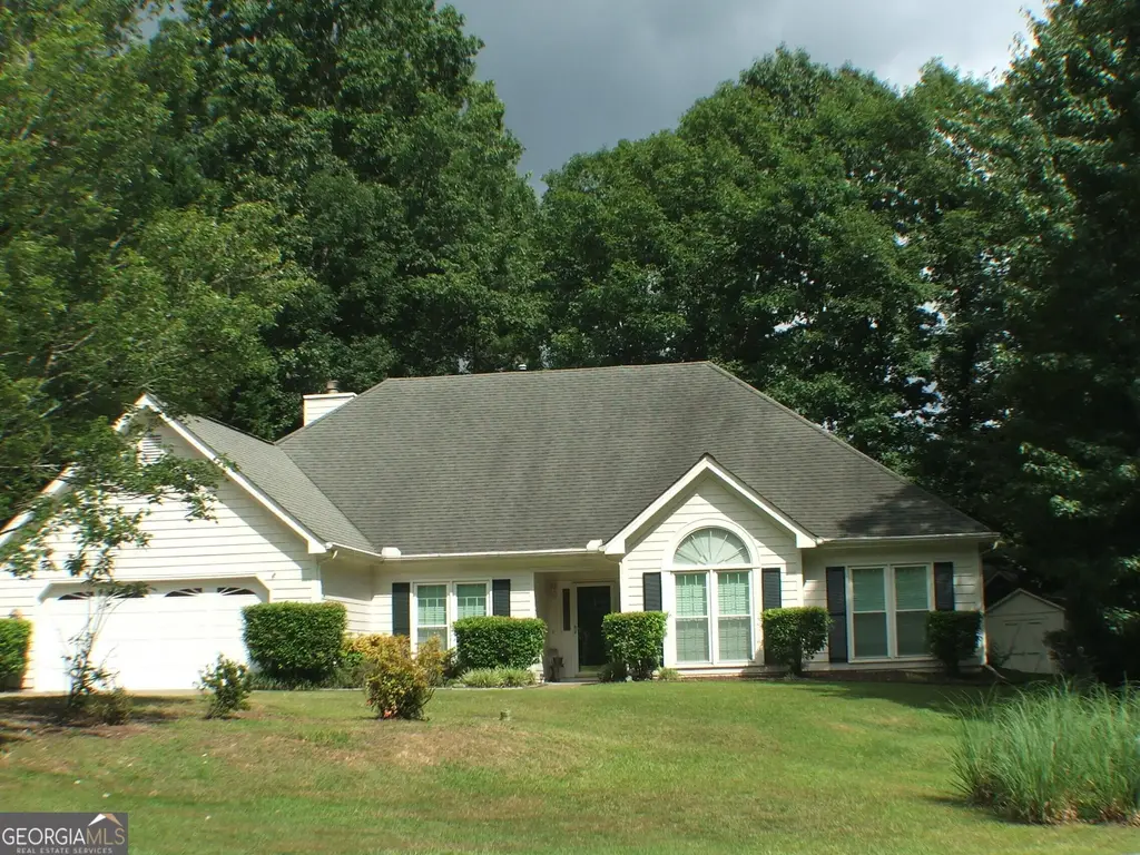 405 Tenterden Curve, Peachtree City