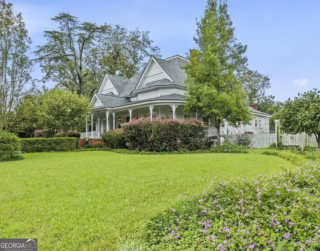 310 S Lewis Street, Metter