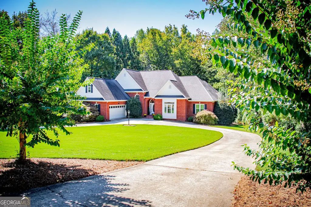 101 Shady Valley Court, Carrollton