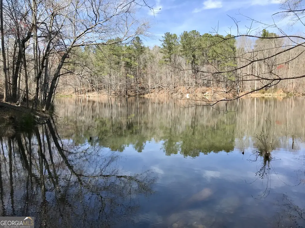 S River Road, Douglasville