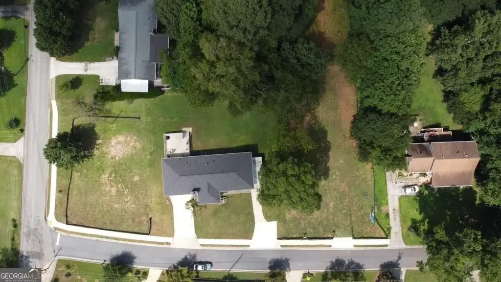 576 N Thomas Lane, Smyrna