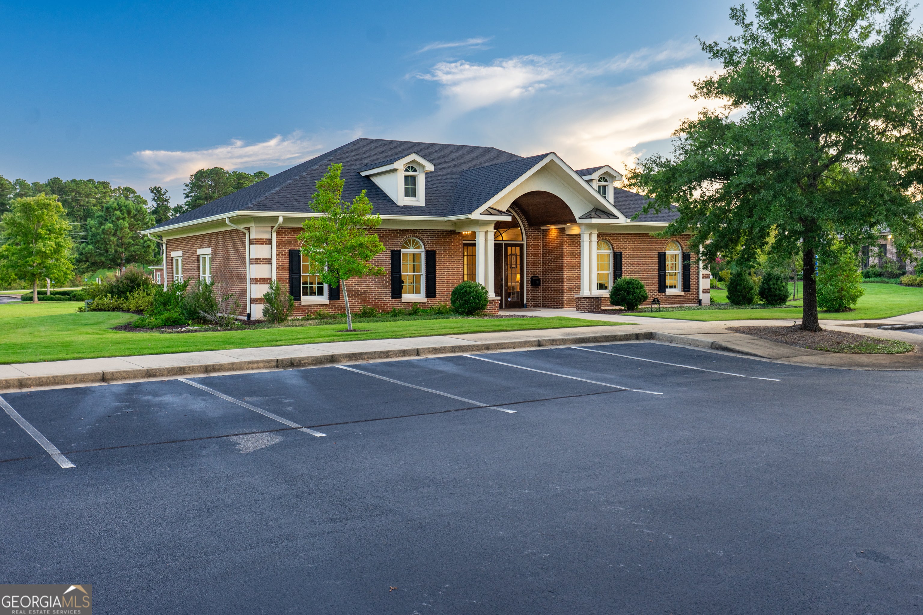 Photo of Listing #10587495