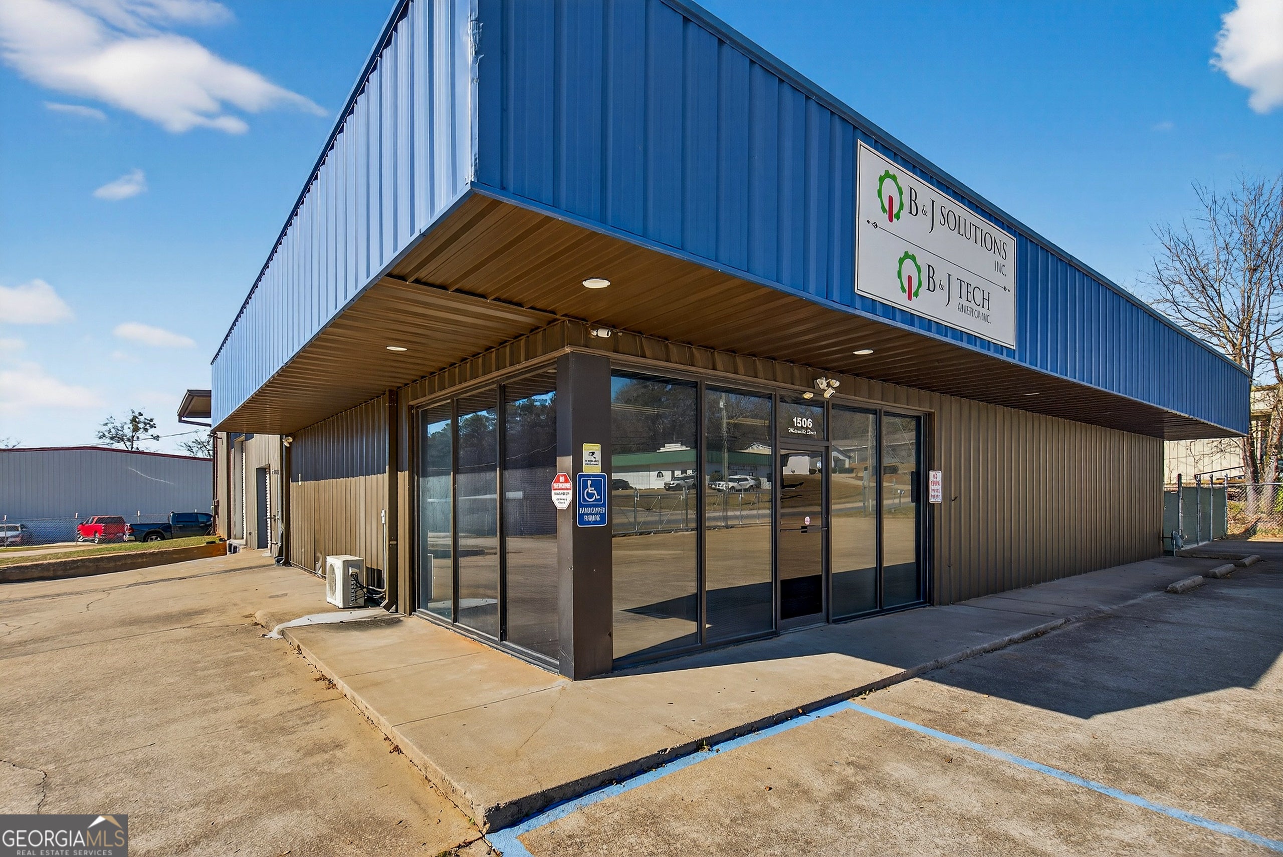 Photo of Listing #10677366