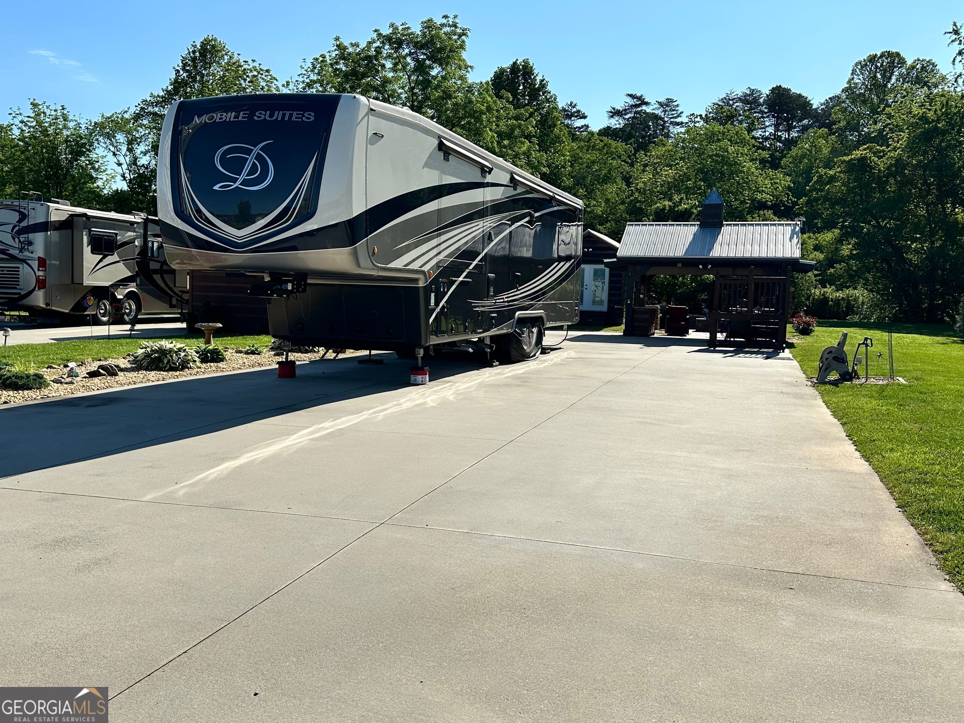 Photo of Listing #10529444