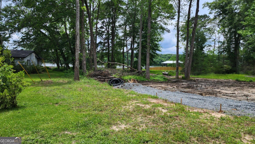 304 N Lake Drive, Perry