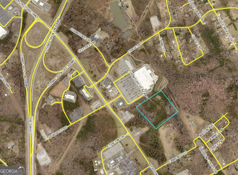 Chase Road, Cornelia