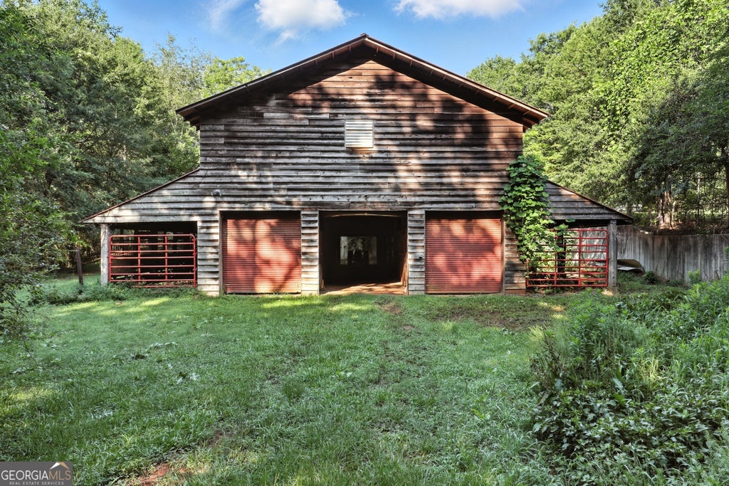 1592 Black Mountain Road, Toccoa