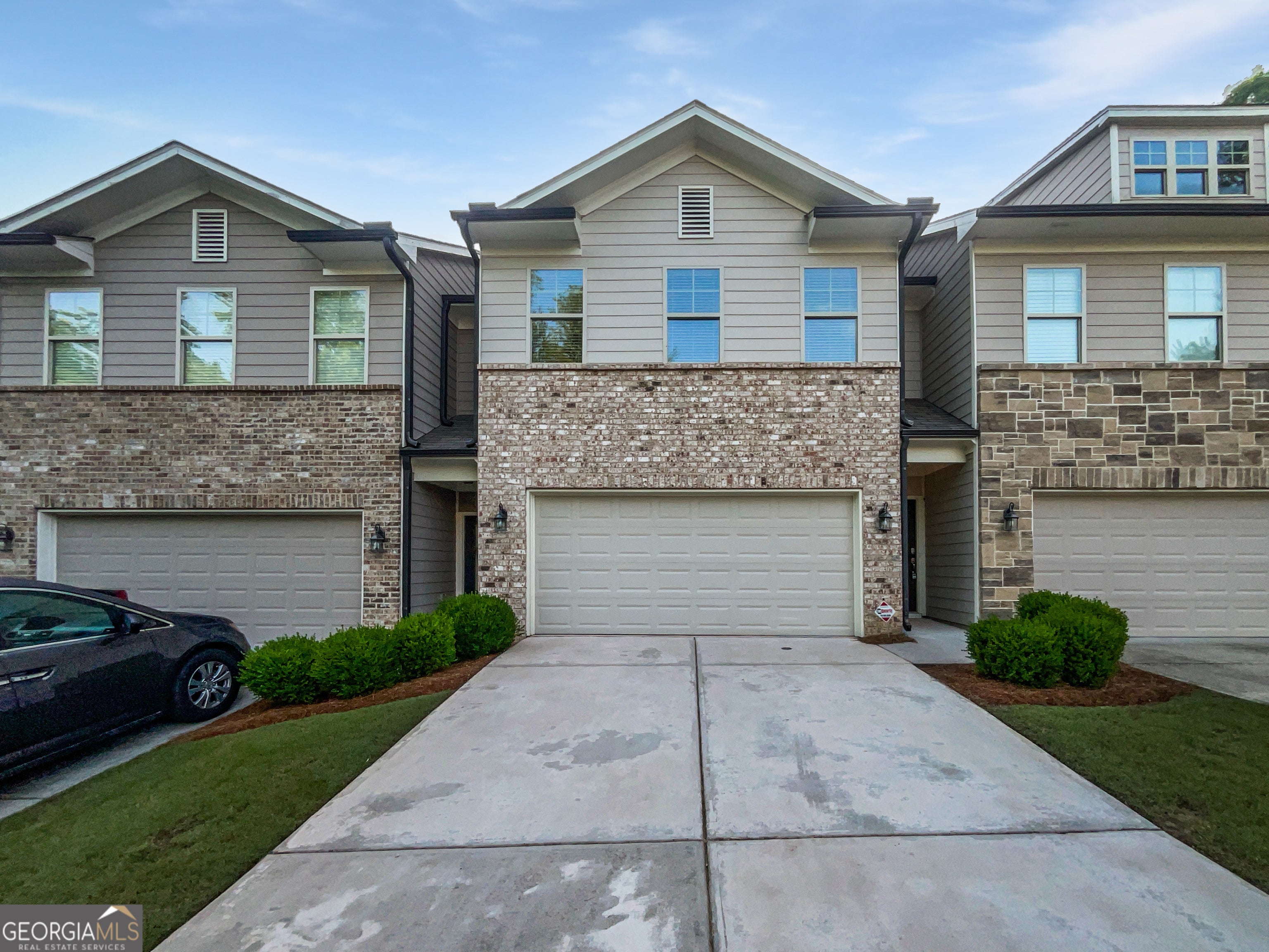 Photo of Listing #10419356