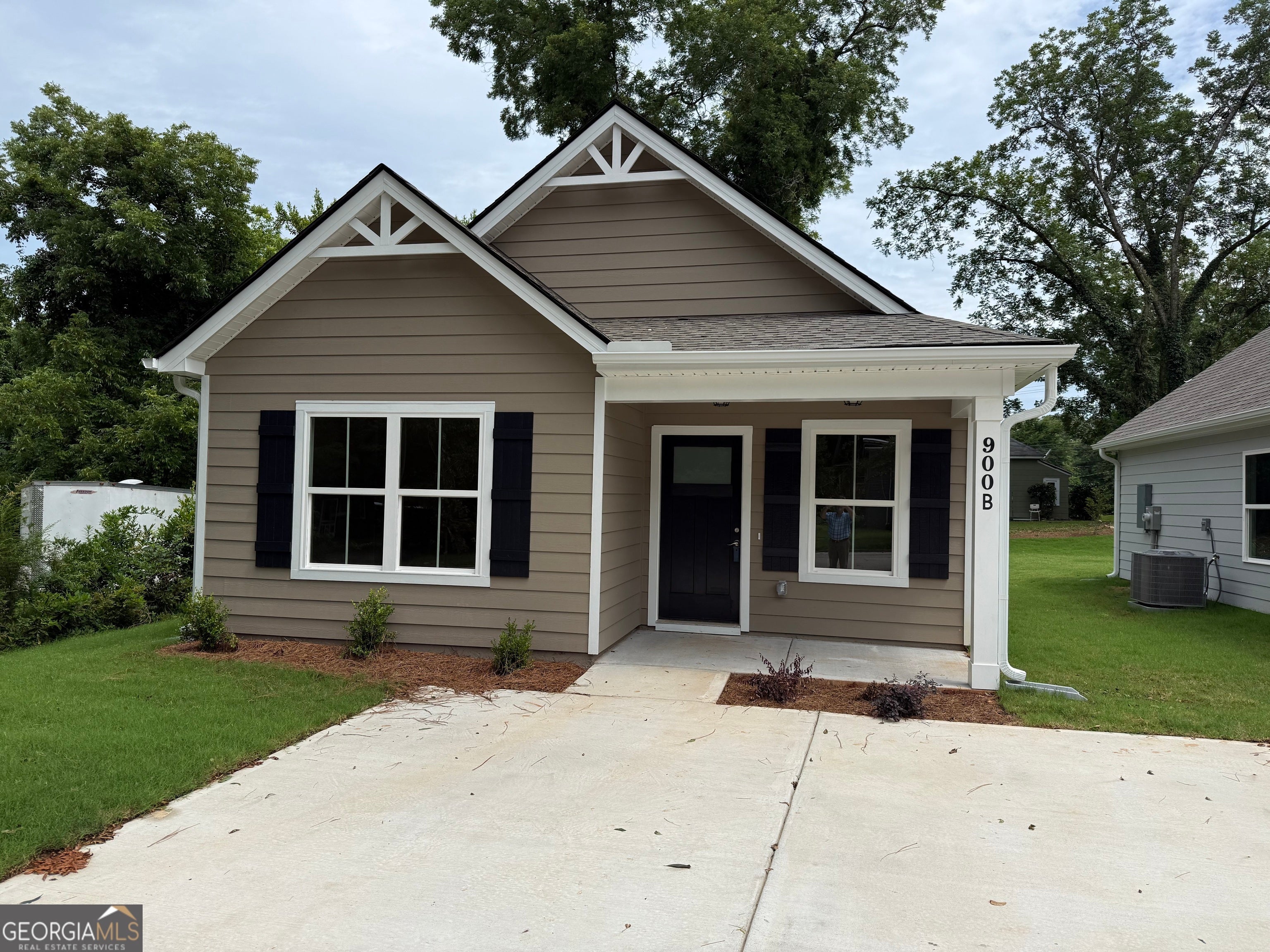 Photo of Listing #10440327