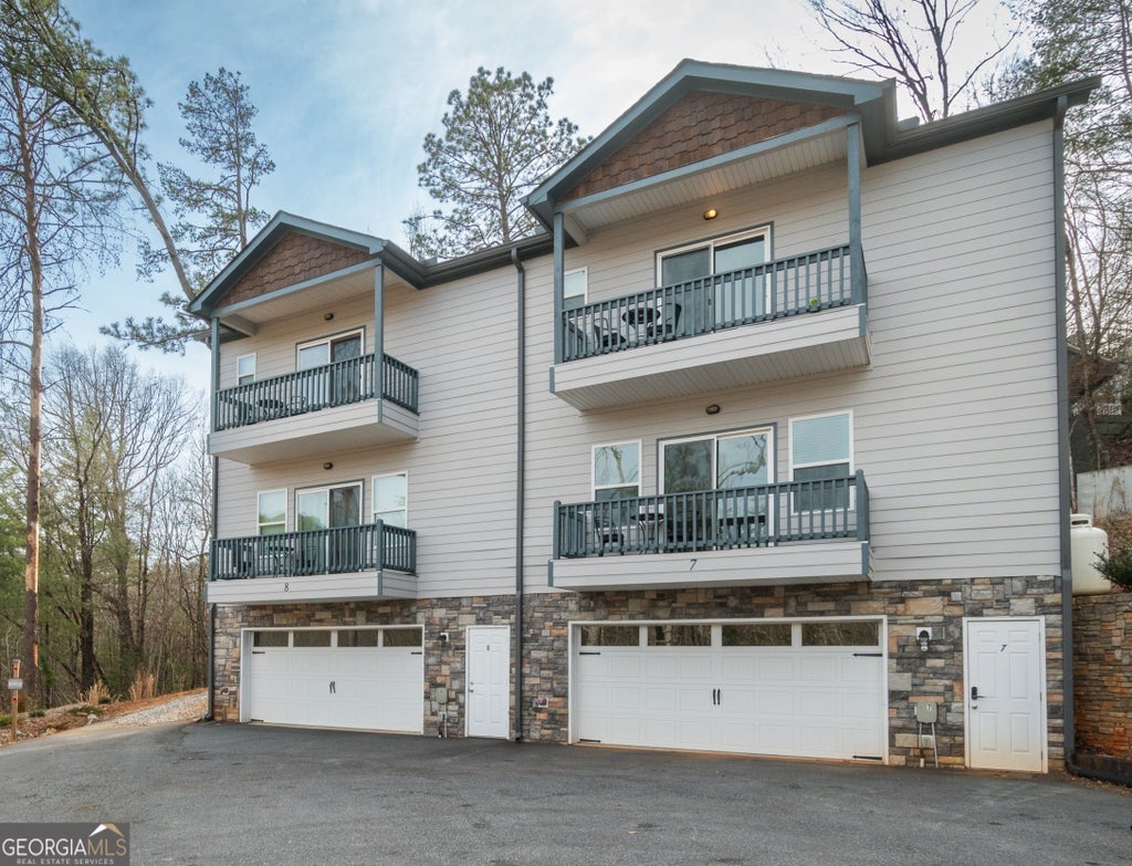 664 Bahn Innsbruck A7, Helen