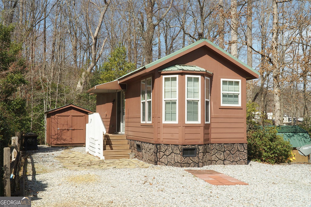 16 Bear Lovers Court, Cleveland