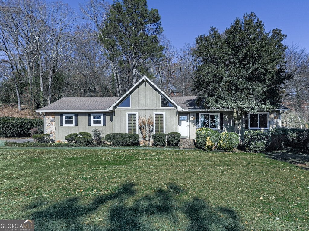 14 Town And Country Drive, Cartersville