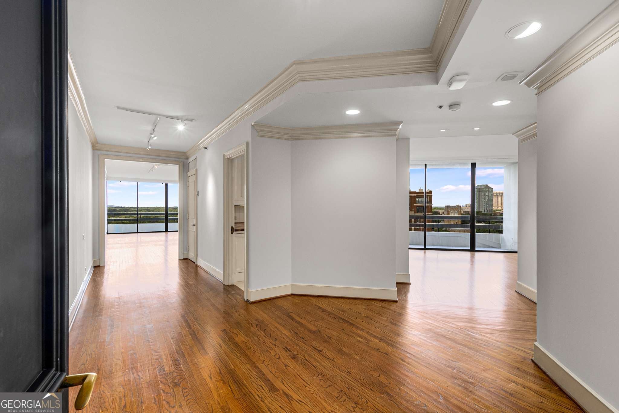 Photo of Listing #10565687