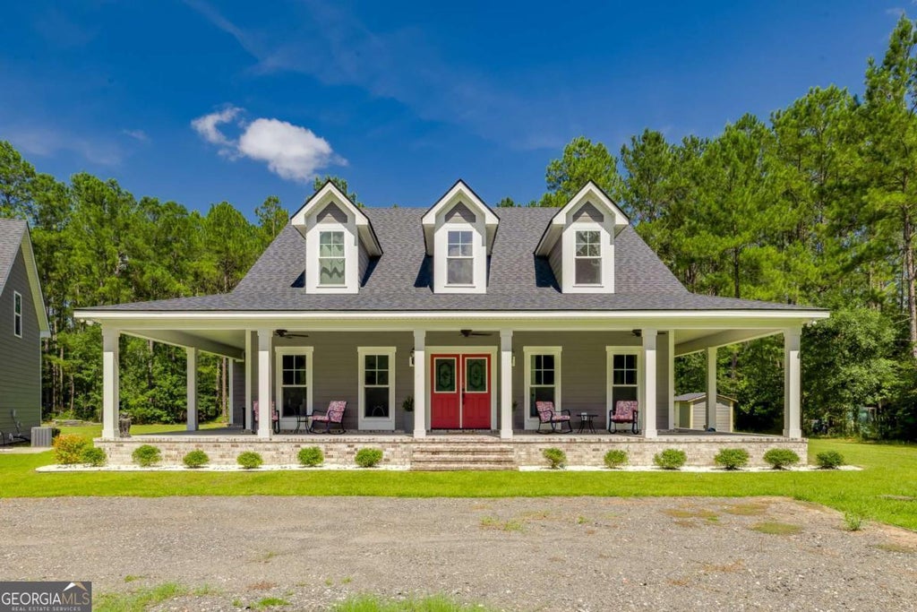 182 Old River Road, Bloomingdale