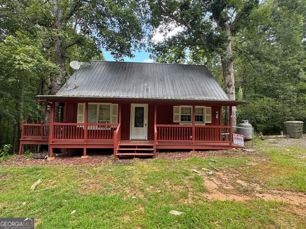 86 White Pines Road, Cleveland