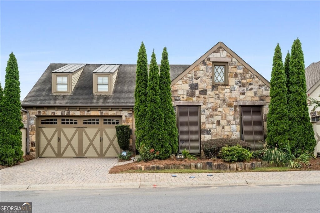 306 Gray Shingle Lane, Woodstock