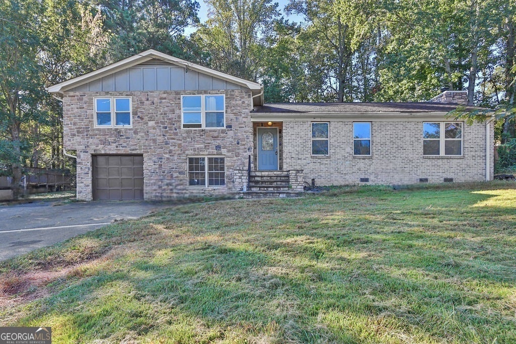 1200 Oakwoods Drive, Woodstock