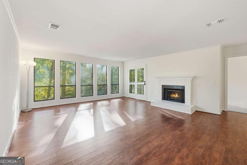 427 Warm Springs Circle, Roswell