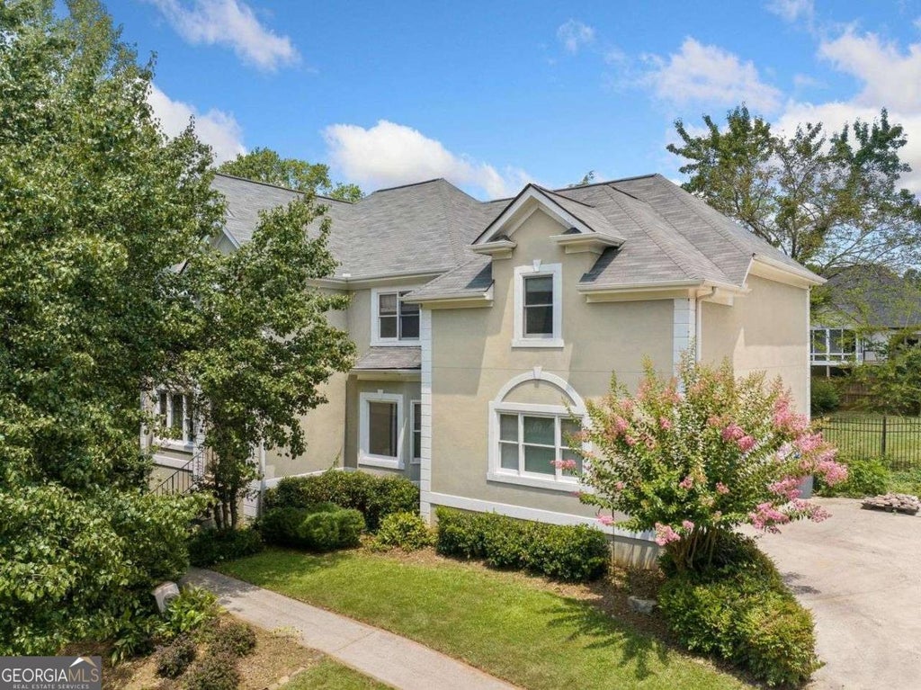 925 Brandon Ridge Drive, Roswell