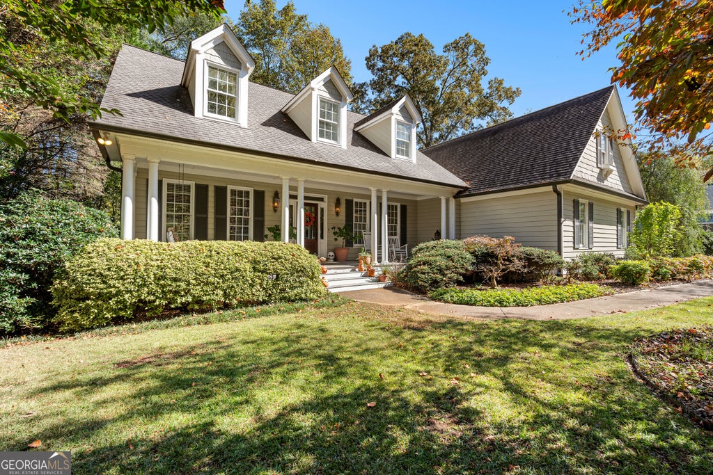 187 Shoreline Circle, Newnan