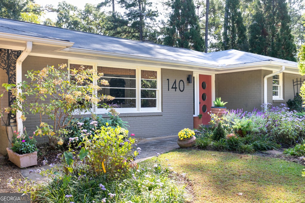 140 Spring Drive, Roswell