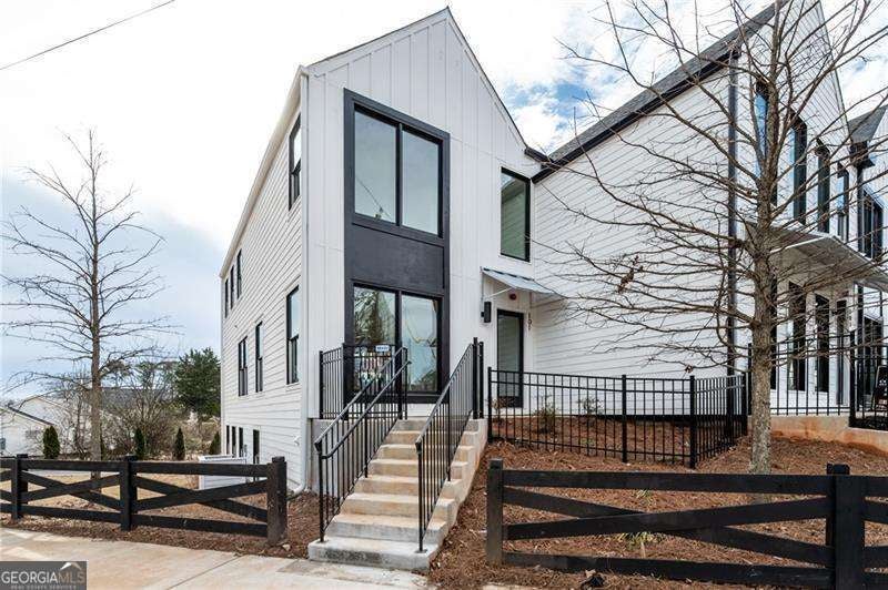 101 Pearl Street, Woodstock