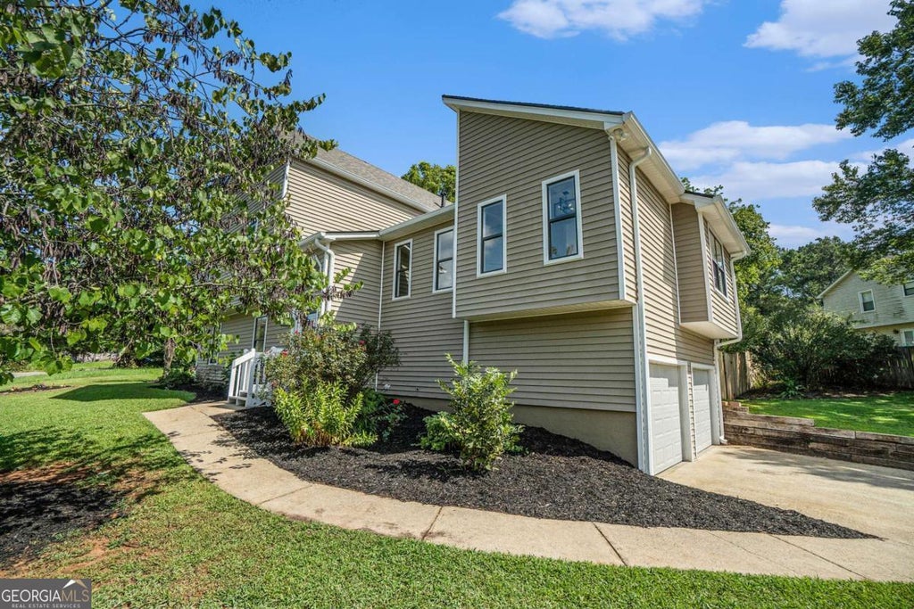 1100 Sallete Court, Marietta