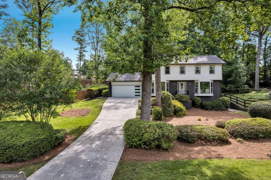 529 Greystone Trail, Marietta