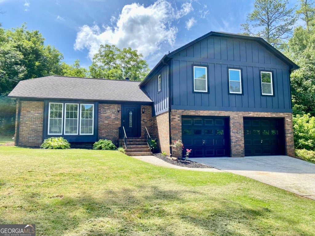 323 West Claiborne Court, Marietta