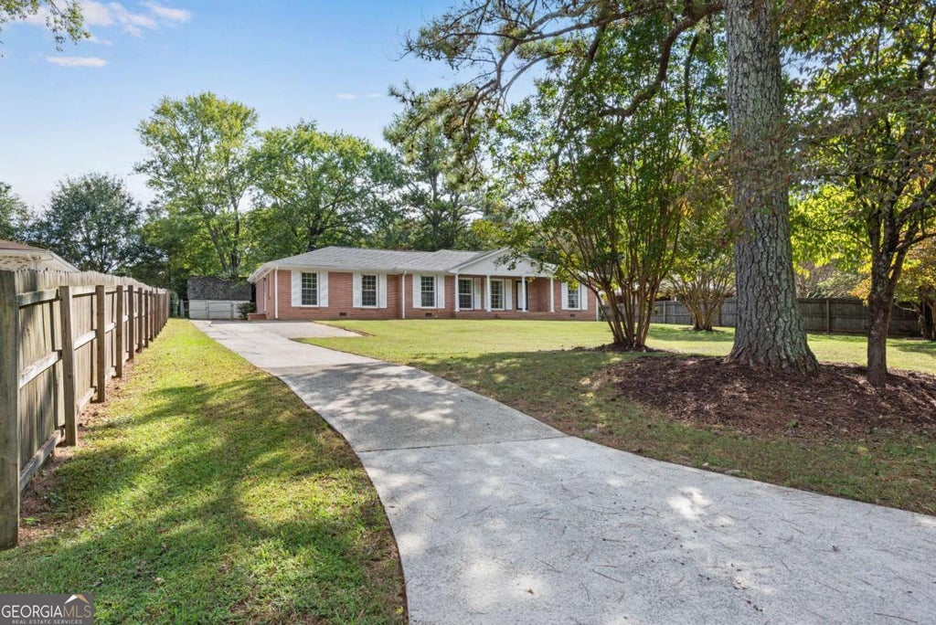 922 Red Apple Drive, Marietta