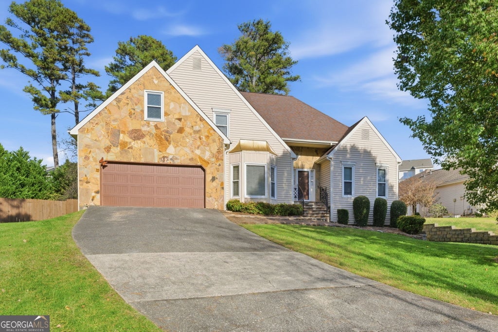 212 Shannon Drive, Woodstock