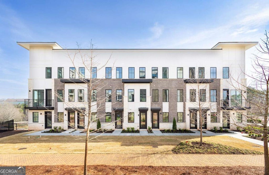 7150 Summit Place, Alpharetta