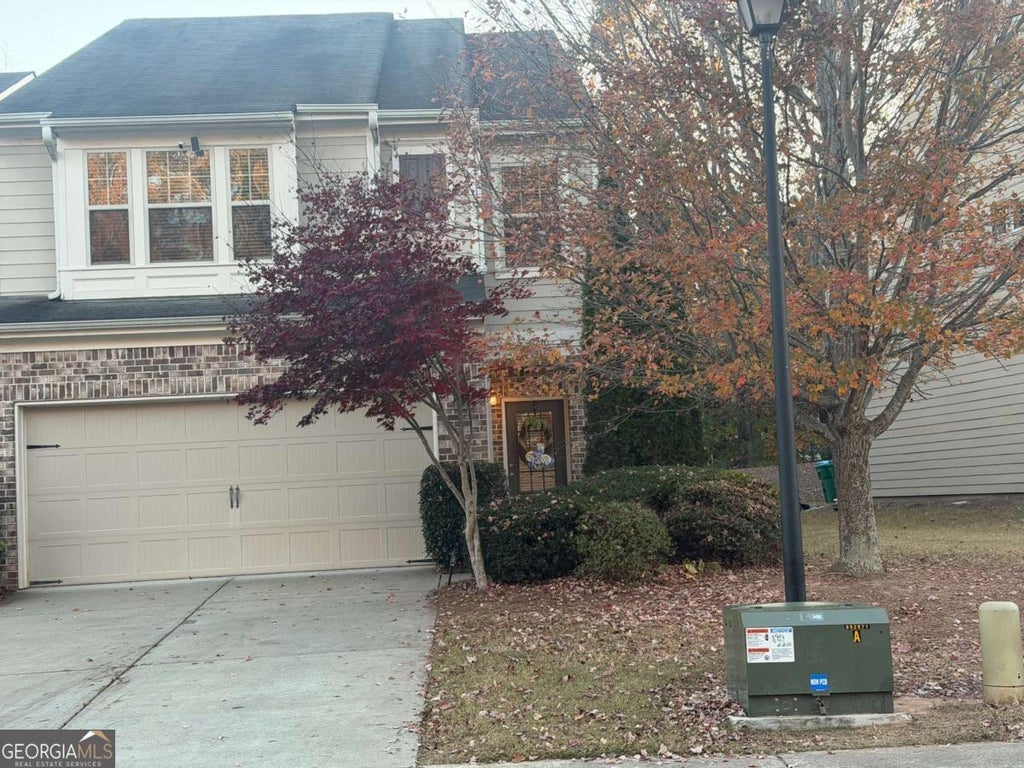 6210 Crested Moss Drive, Alpharetta